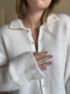 [Вязание] [Вяжи ру] [Wool & Beyond] Вязаная спицами классическая белая рубашка Beyond Classic ...jpg